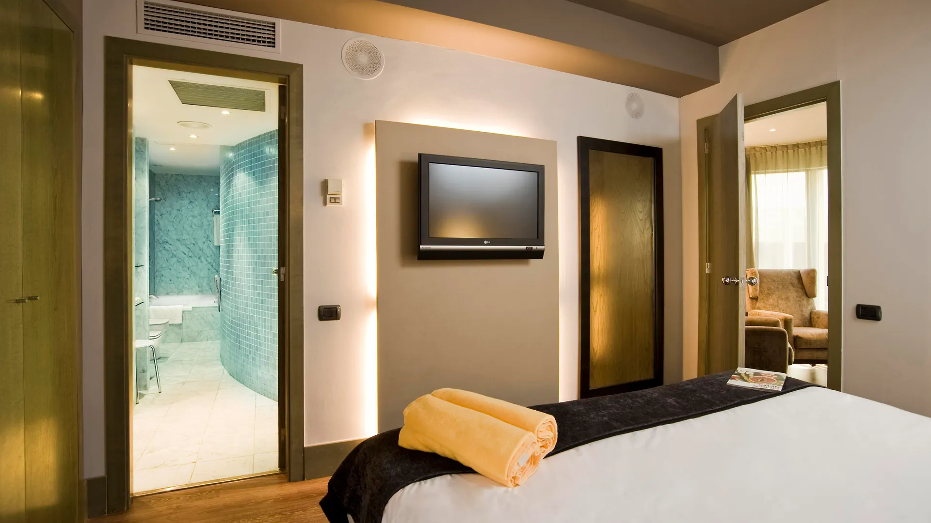 ****  Gran Hotel Havana 4Sup By Escampa Hotels Barcelona Spain
